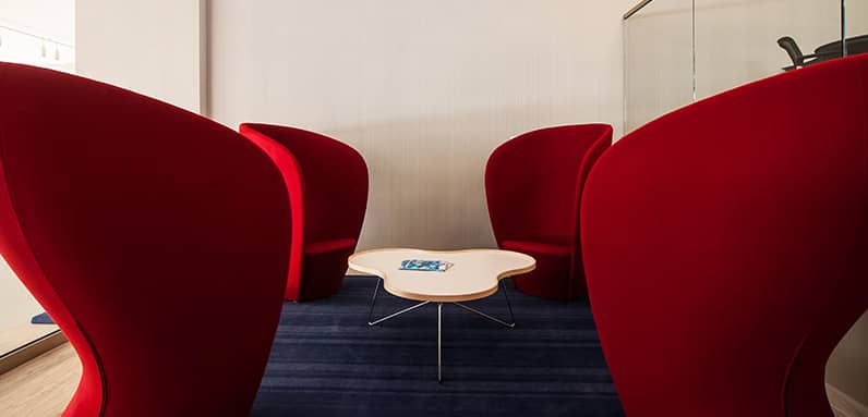 Photo of Plante Moran Chicago office seating area.