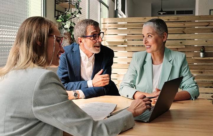A real estate asset manager helping with financial advisory for clients